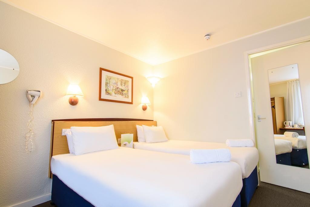Hotel Campanile Manchester 2*
