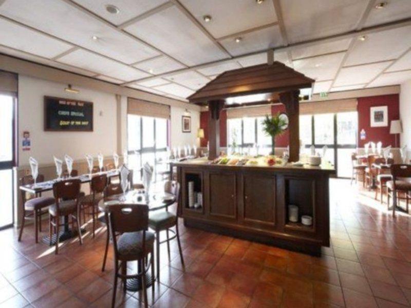 Hotel Campanile Manchester 2*